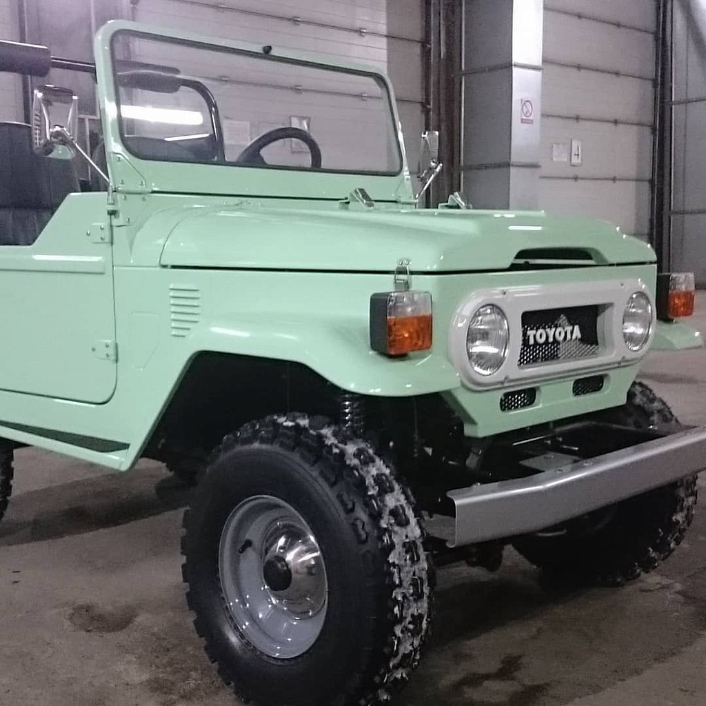 Электромобиль Toyota Land Cruiser FJ40 - купить в Санкт-Петербурге